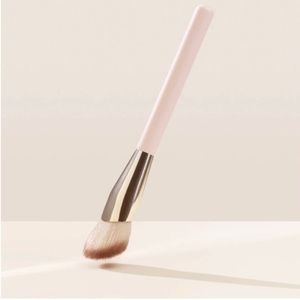NEW✅Rare Beauty Blush Brush